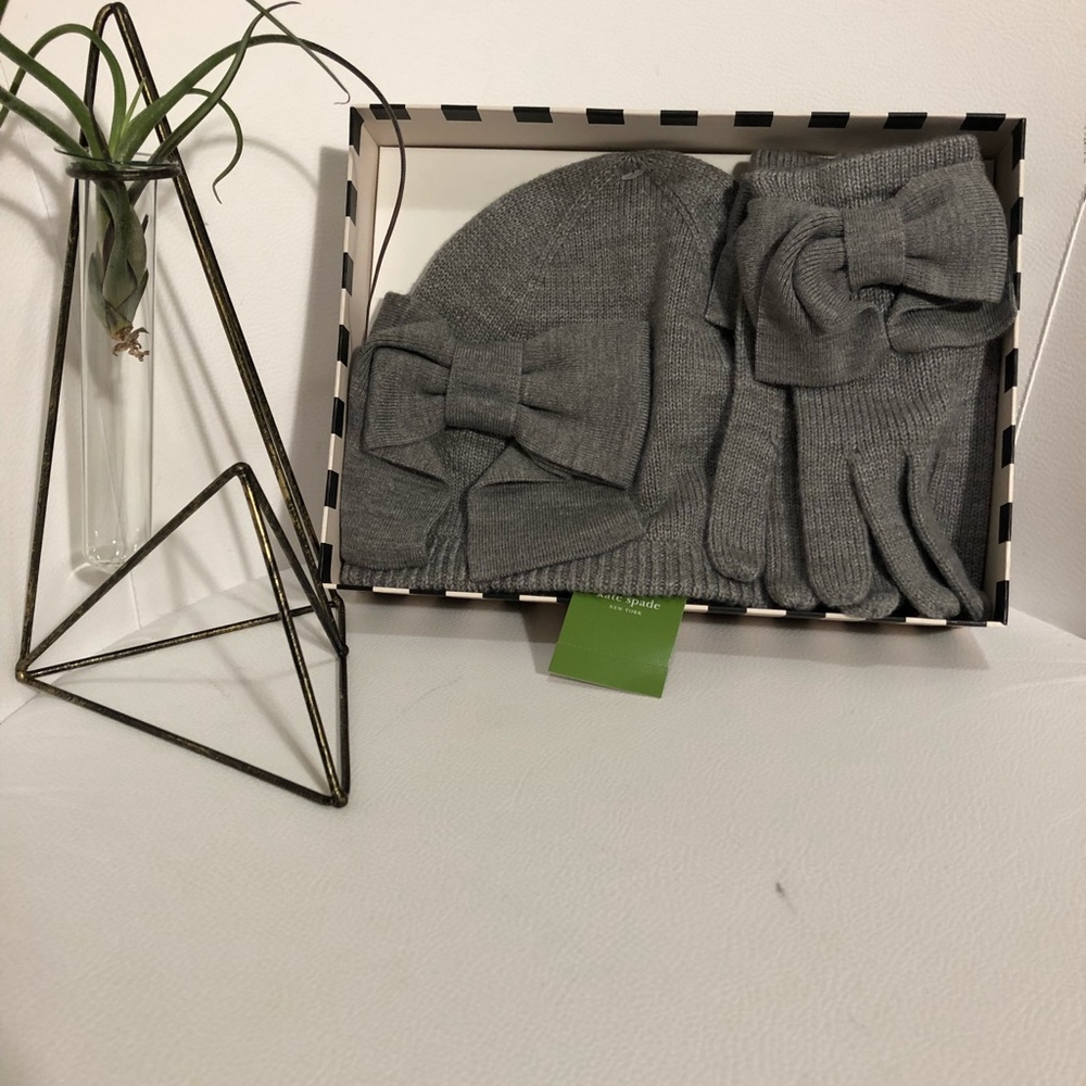 FINAL✨Kate spade beanie/glove gift set NIB
